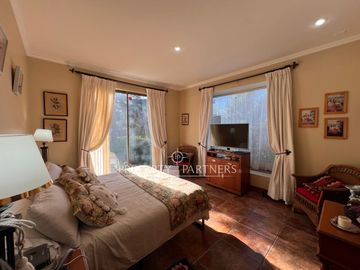Gran casa en exclusivo loteo