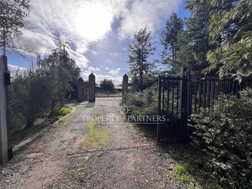 Gran casa en exclusivo loteo