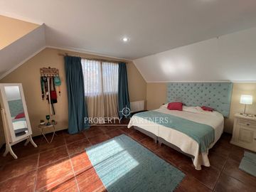 Gran casa en exclusivo loteo