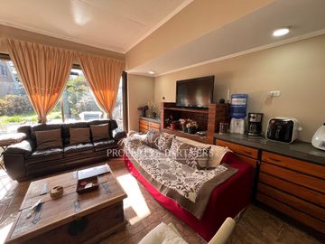 Gran casa en exclusivo loteo