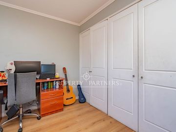Oportunidad! Casa rebajada con un gran patio en Cumbres de la Viña!