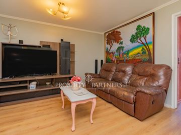 Oportunidad! Casa rebajada con un gran patio en Cumbres de la Viña!