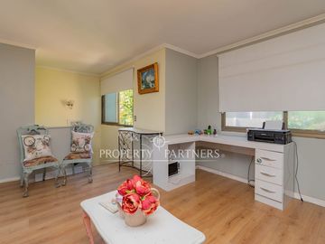 Oportunidad! Casa rebajada con un gran patio en Cumbres de la Viña!