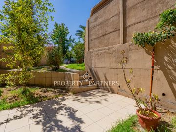 Oportunidad! Casa rebajada con un gran patio en Cumbres de la Viña!