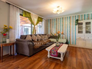Oportunidad! Casa rebajada con un gran patio en Cumbres de la Viña!