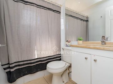 Oportunidad! Casa rebajada con un gran patio en Cumbres de la Viña!