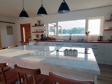 CASA Más  HECTÁREA  CON EXCELENTE UBICACIÓN PANGUIPULLI
