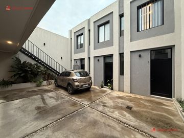Departamento dos ambientes en venta en Lujan Centro, moderno