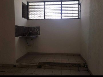 LOCAL COMERCIAL EN VENTA EN CAMPECHE  AV AGUSTIN MELGAR ENFRETE DEL TEATRO UAC