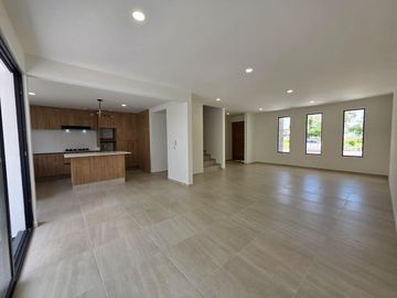 CASA  EN VENTA, EN CORREGIDORA , QUERETARO