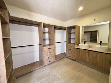 CASA  EN VENTA, EN CORREGIDORA , QUERETARO