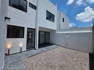 CASA  EN VENTA, EN CORREGIDORA , QUERETARO