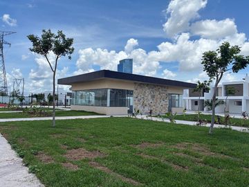CASA EN VENTA EN TEMOZON EN PRIVADA, MERIDA