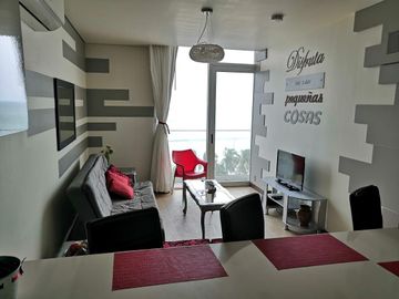 Departamento amueblado en 3er. piso de Torre Levant. Acabados de lujo y hermosa vista al mar