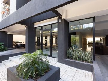 VENTA DPTO 2 AMB C/ BALCON Y DOS COCHERAS- PERMUTA