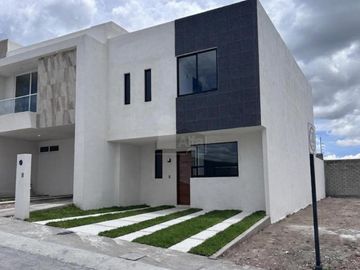 Venta casa nueva Capital Sur