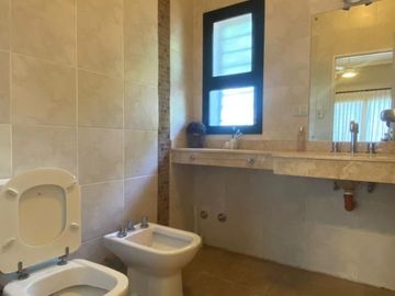 Venta Casa con Terreno Amplio La Florida
