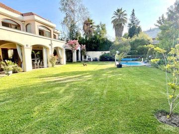 Casa en arriendo  en LO BARNECHEA