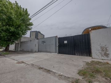 VENTA EN BLOCK 3 GALPONES LOCAL 3 DEPTOS OFICINAS