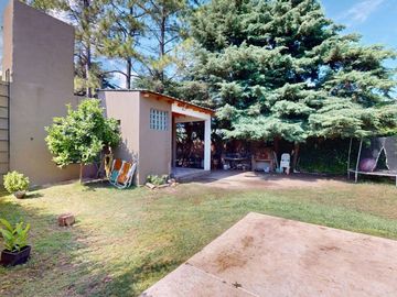 VENTA CASA 4 AMBIENTES CON PILETA MORENO