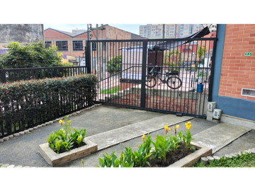 Se vende apartamento en conjunto La Armonia, Bogota.