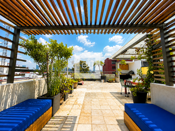 Departamento con roof garden privado en renta en Roma Norte