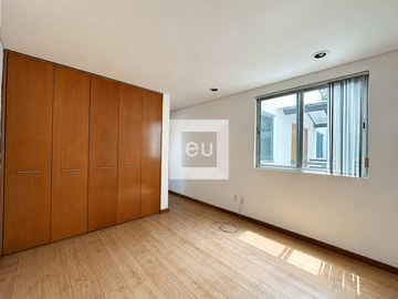 Departamento con roof garden privado en renta en Roma Norte