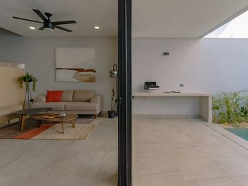Casa en Venta en Privada, Conkal | 3 Recámaras, Piscina y Paneles Solar