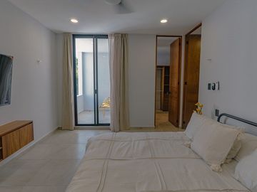 Casa en Venta en Privada, Conkal | 3 Recámaras, Piscina y Paneles Solar