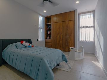 Casa en Venta en Privada, Conkal | 3 Recámaras, Piscina y Paneles Solar