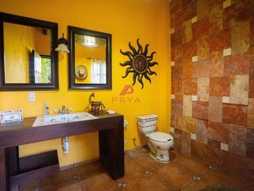 Casa en Venta en San Martín de las Flores, Tlaquepaque