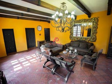 Casa en Venta en San Martín de las Flores, Tlaquepaque