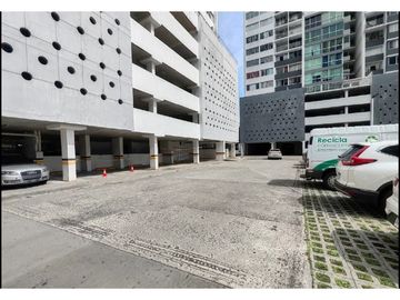 VENDO APARTAMENTO CENTRAL PARK TRANSISTMICA 12 DE OCTUBRE