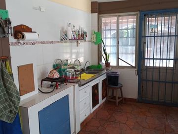 CASA QUINTA CON CANCHA DE TENIS EN SAUCE