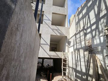 Dpto 1 dormitorio Bombal Cochera y Ascensor