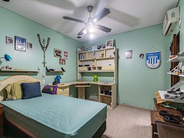 VENTA CASA 5 AMB CON TERRAZA Y COCHERA EN BARRACAS