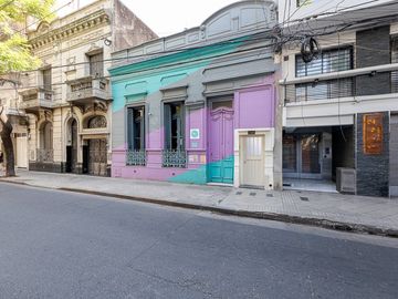 VENTA. CASA/LOTE PARA CONSTRUCTORA.9 DE JULIO 1700