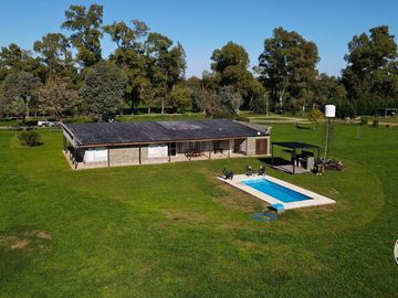 CASA 5 AMBIENTES VENTA CHACRAS DE LA TRINIDAD