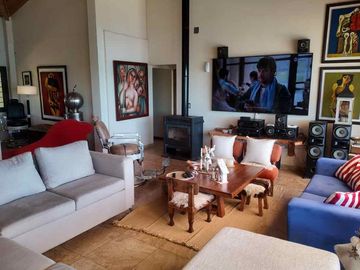 IMPONENTE CASA 5 DOR CON VISTA AL LAGO EN SIQUIMAN