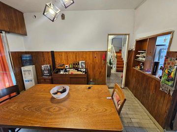 VENTA PERMUTA CASA 5 AMBIENTES PILETA Y COCHERA