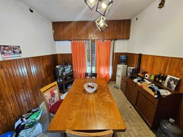 VENTA PERMUTA CASA 5 AMBIENTES PILETA Y COCHERA
