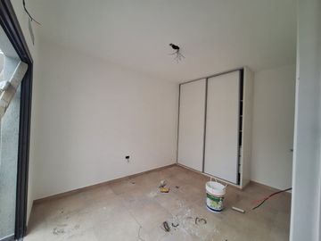 VENTA DE CASA A ESTRENAR CON PATIO EN CARRODILLA