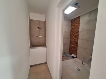 VENTA DE CASA A ESTRENAR CON PATIO EN CARRODILLA