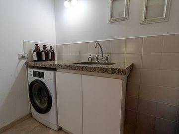 CASA EN VENTA 4 DORMITORIOS KENTUCKY - FUNES