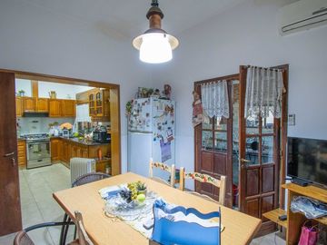 CASA EN VENTA 4 DORMITORIOS ZONA SUR
