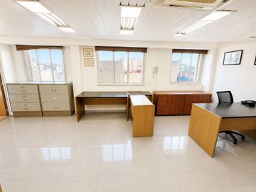 EXCELENTE OFICINA 114 M2 VENTA PISO 16  CABA