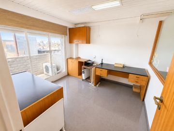 EXCELENTE OFICINA 114 M2 VENTA PISO 16  CABA
