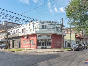 Alquiler Local comercial en esquina en  J L suarez