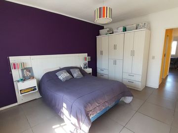 VENTA CASA 3 AMB MODERNA CON PARQUE Y GARAGE