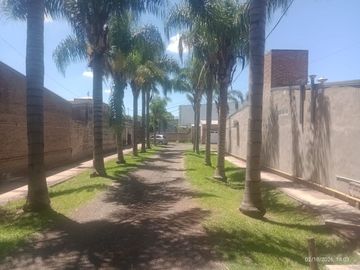 VENTA DPTO  BARRIO OESTE, AMPLIO, CON PATIO
